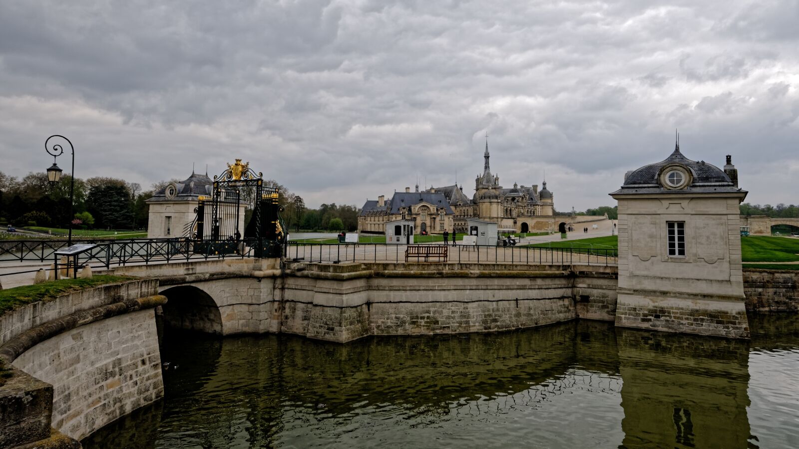 Nikon D300S sample photo. Chateau, chantilly, france photography