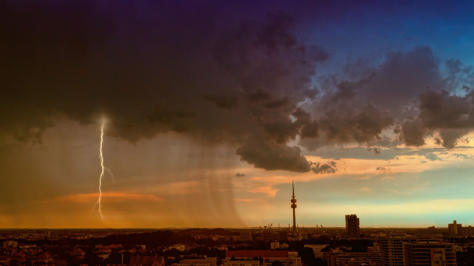 Canon EF-M 22mm F2 STM sample photo. Thunderstorm, munich, clouds photography
