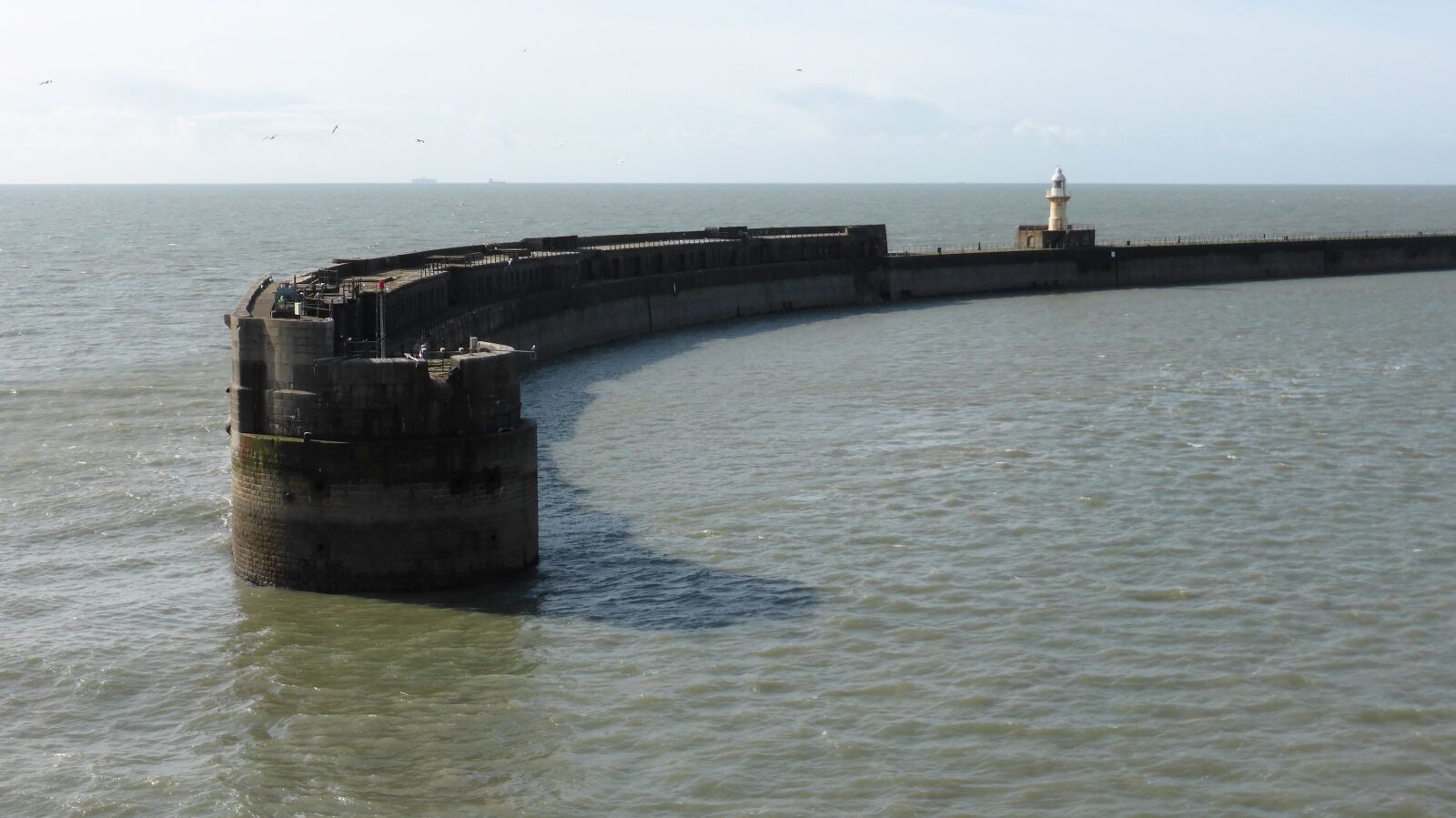Panasonic Lumix DMC-ZS30 (Lumix DMC-TZ40) sample photo. Port, dover, water photography