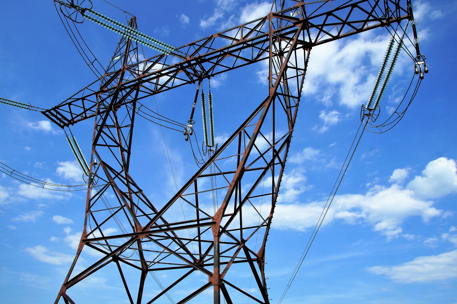 Sony SLT-A58 sample photo. Column high-voltage, distribution of photography