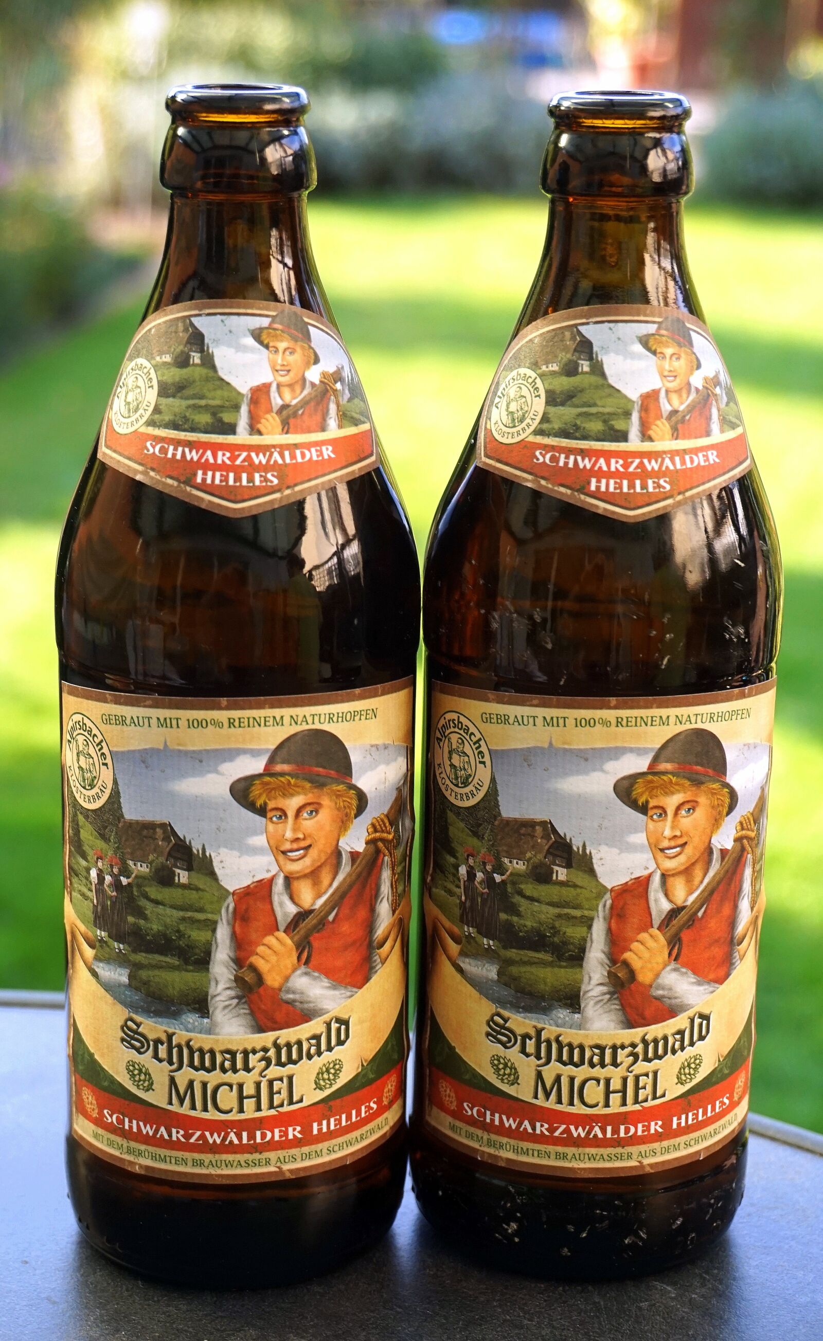 Sony Alpha a5000 (ILCE 5000) sample photo. Beer, summer, garden photography