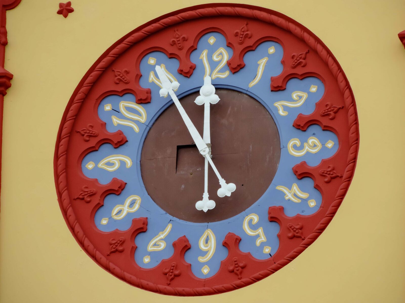 Nikon Coolpix P520 sample photo. Analog clock, arabesque, baroque photography