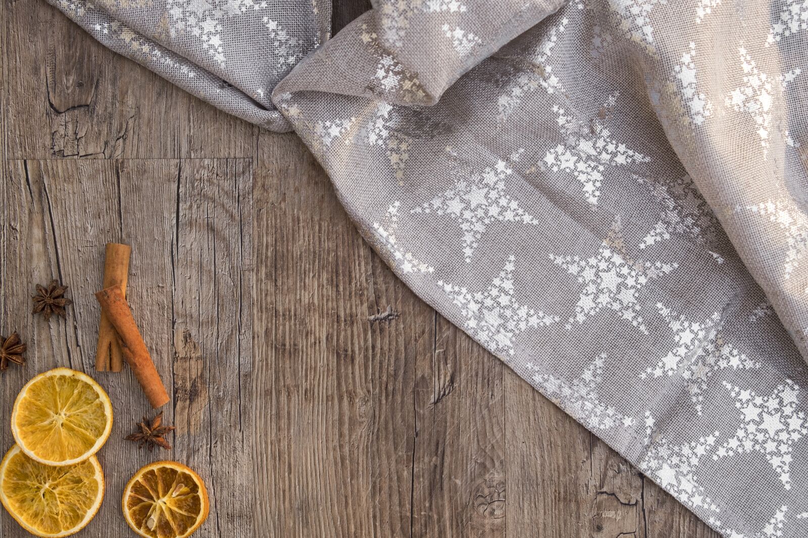 Fujifilm XF 18-55mm F2.8-4 R LM OIS sample photo. Christmas, advent, oranges photography