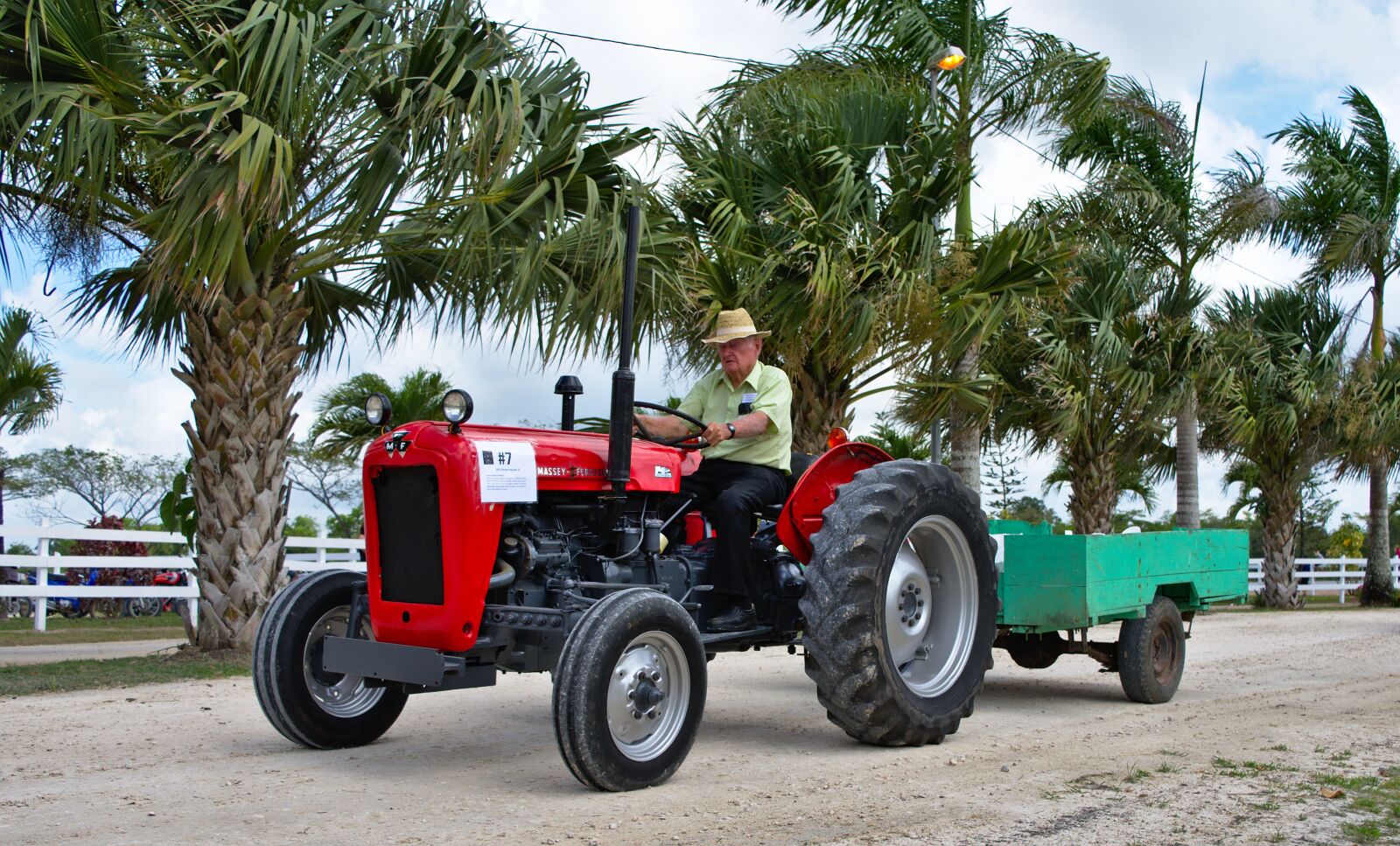 Nikon D7200 sample photo. Tractor, old, antique photography