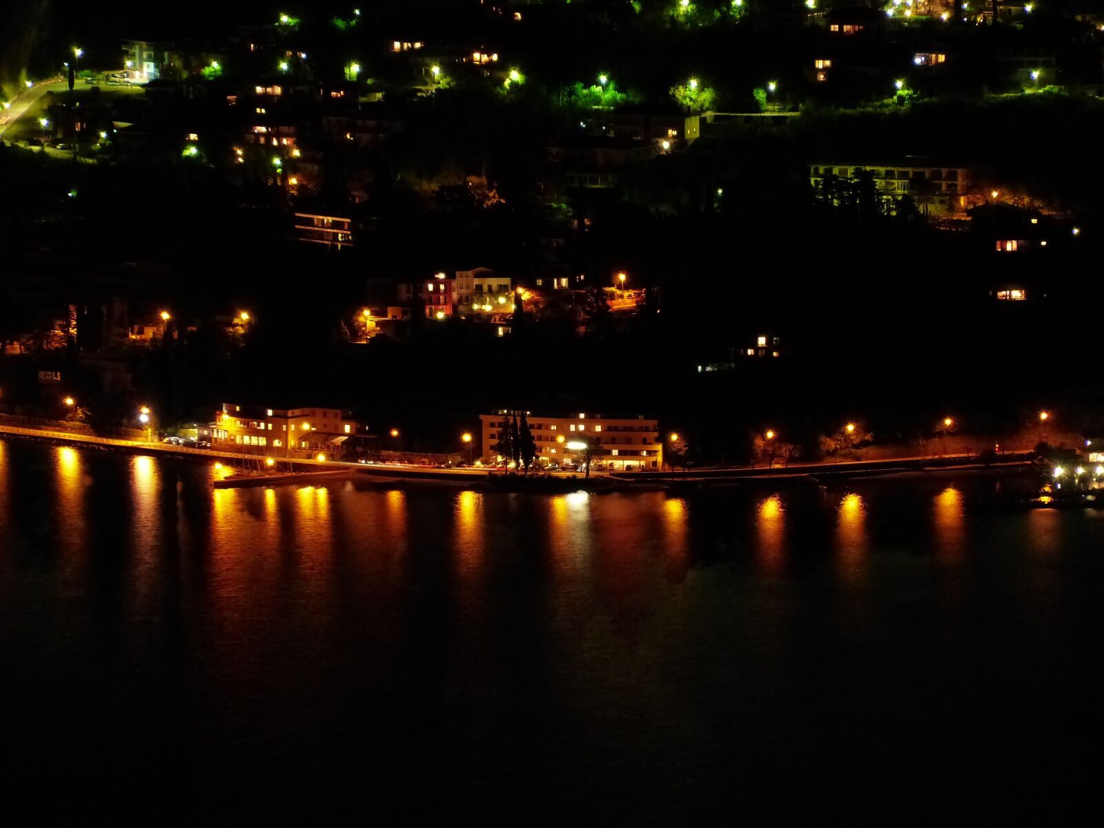 Panasonic Lumix DMC-FZ200 sample photo. Torbole, at night, coast photography