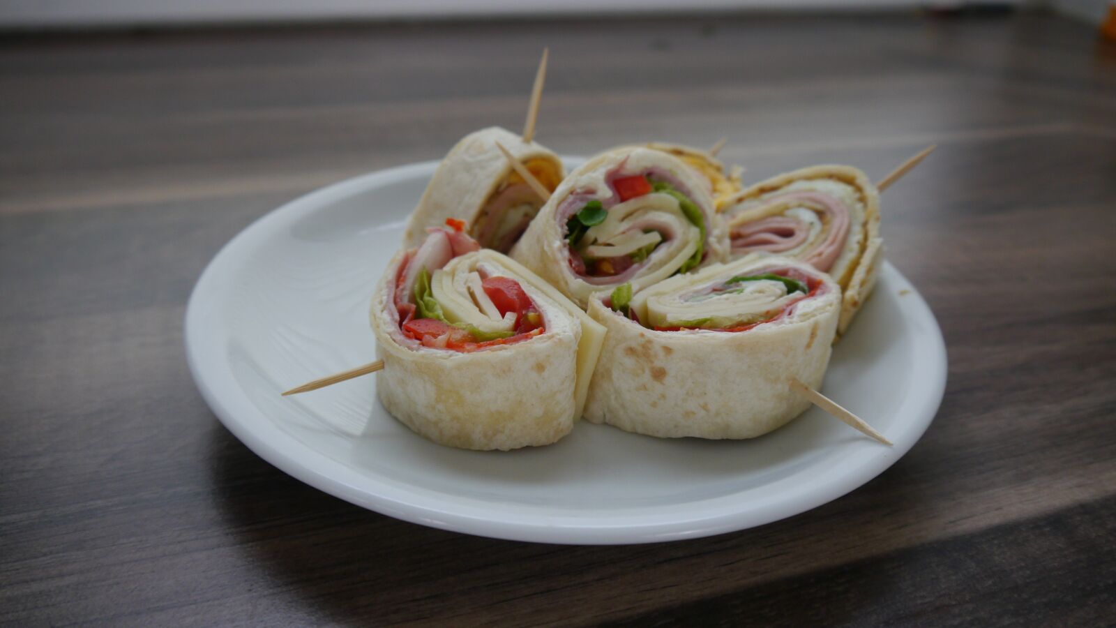 Panasonic Lumix DMC-G5 sample photo. Food, healthy food, wrap photography