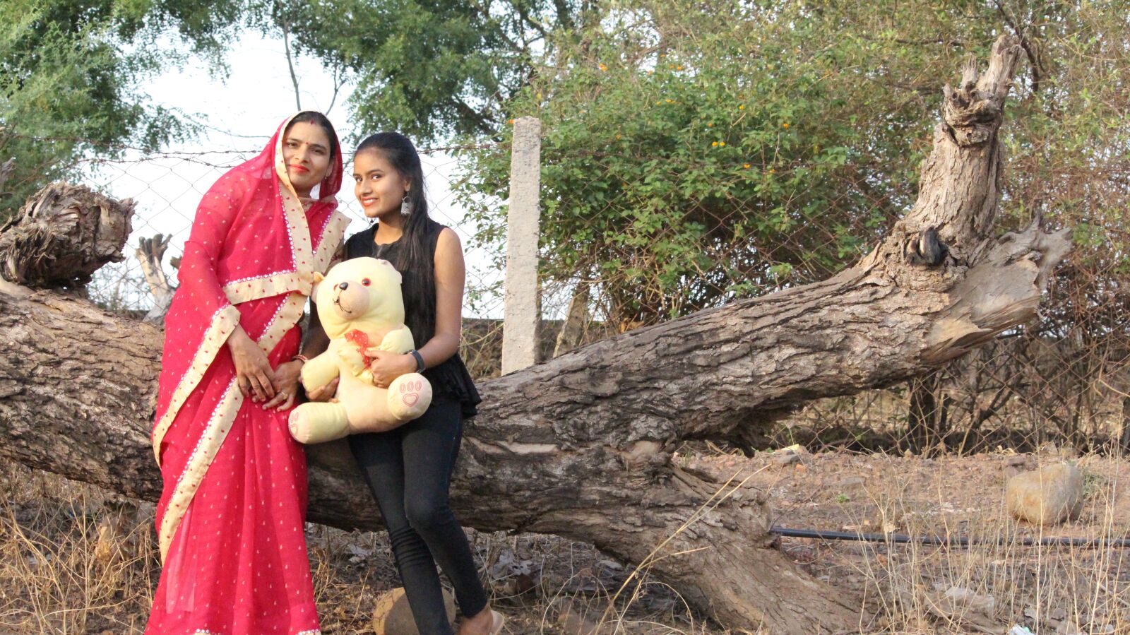 Canon EOS 700D (EOS Rebel T5i / EOS Kiss X7i) sample photo. Mother, daughter, mom photography