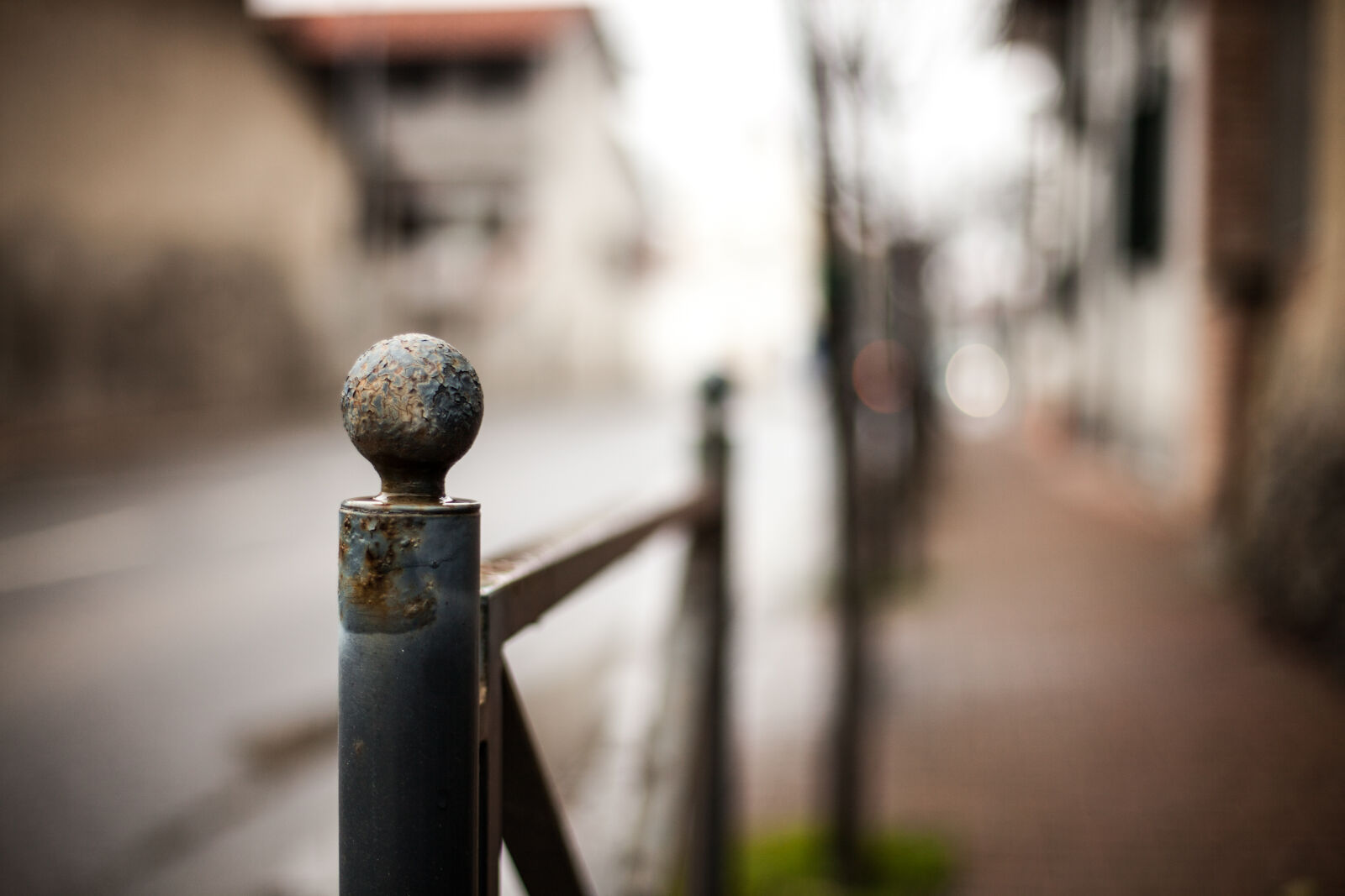 Canon EOS 5D Mark II sample photo. Focus, metal, road, rust photography