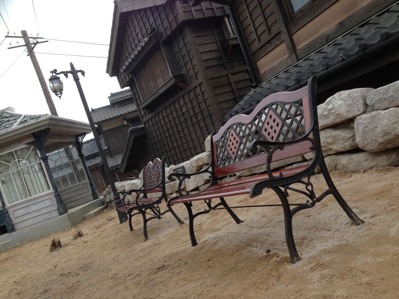iPhone 5 back camera 4.12mm f/2.4 sample photo. Bench, chair, garden photography