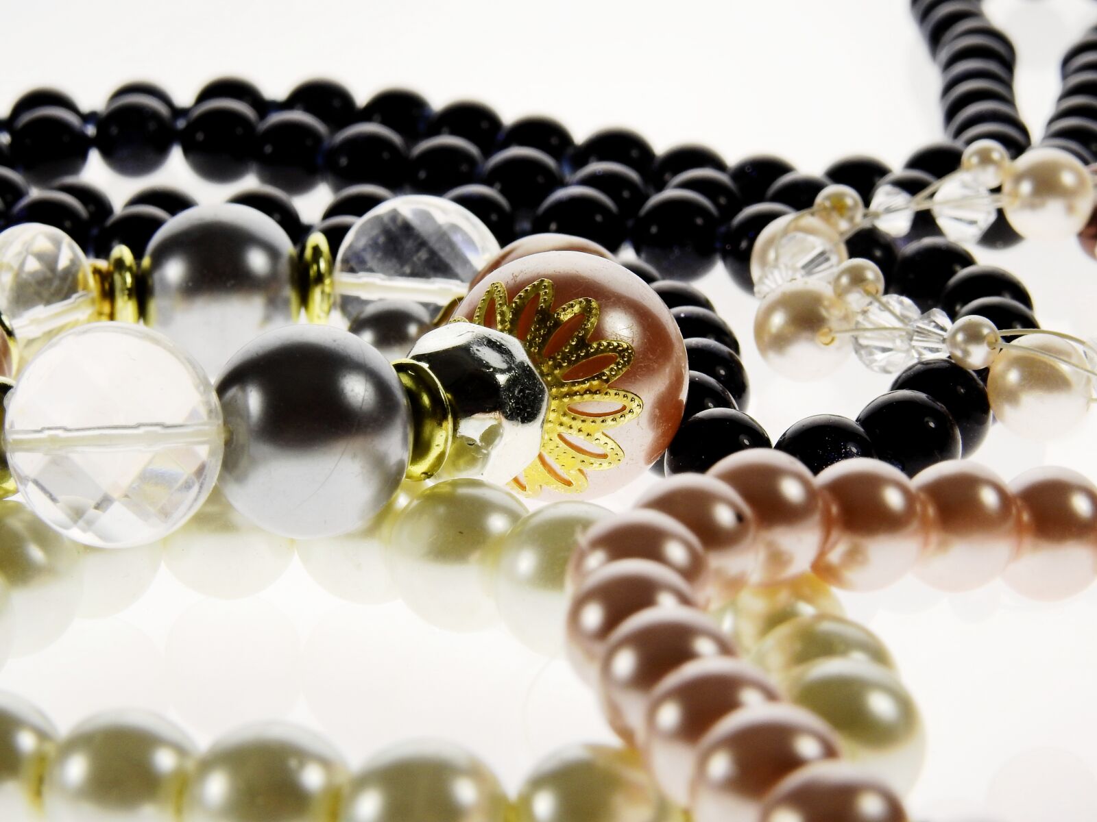 Nikon Coolpix P900 sample photo. Jewellery, pearl, bangle photography