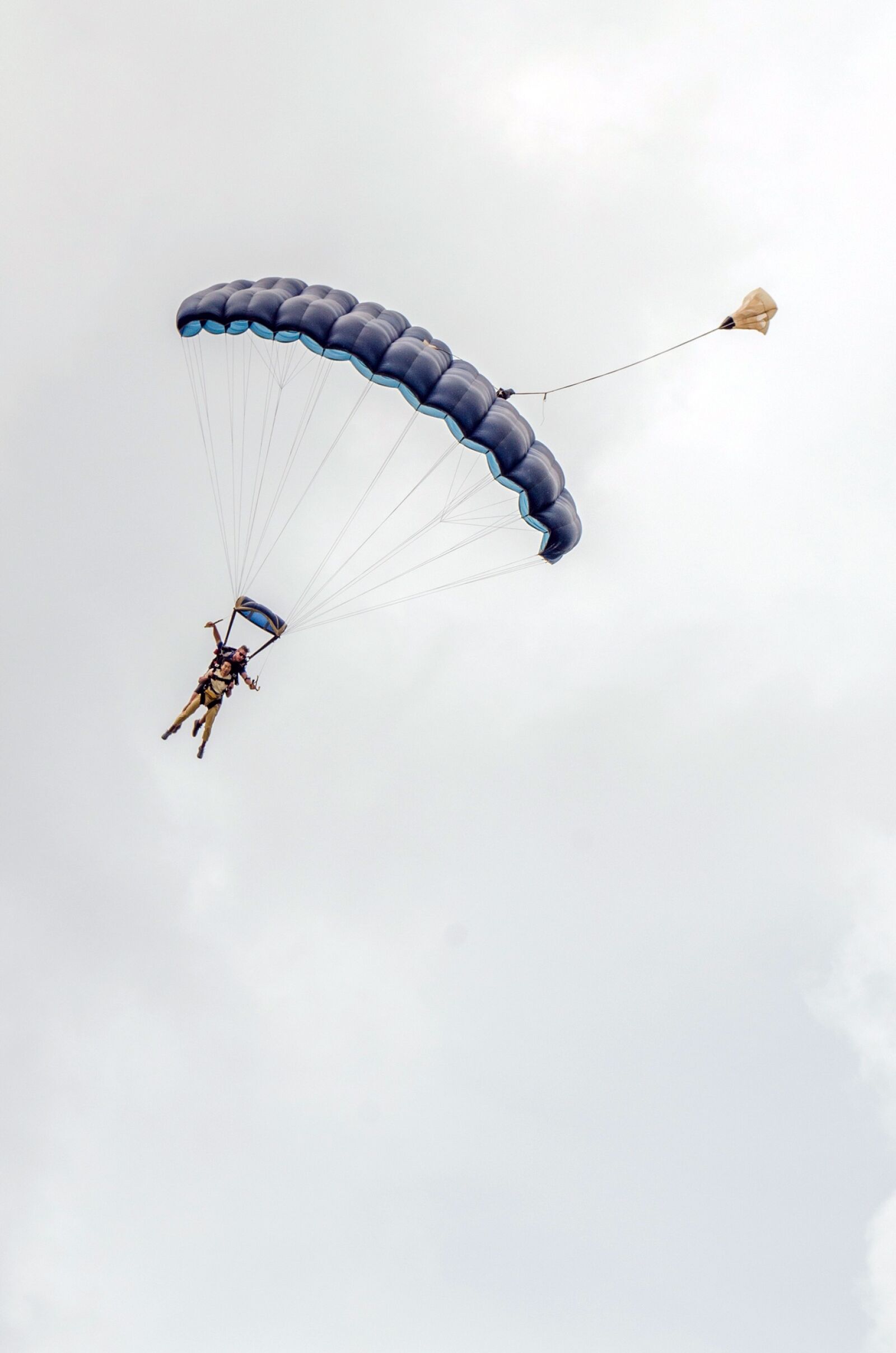 Nikon D5100 sample photo. Parachute, fly, sky photography