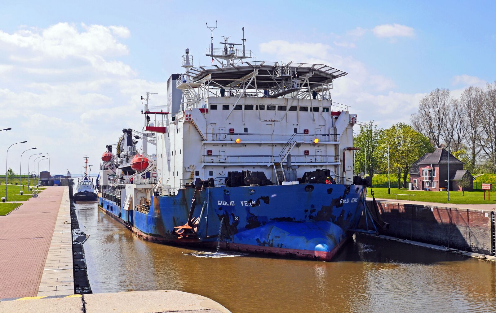 Panasonic Lumix DMC-GH3 sample photo. Emden, sea lock, nautical photography