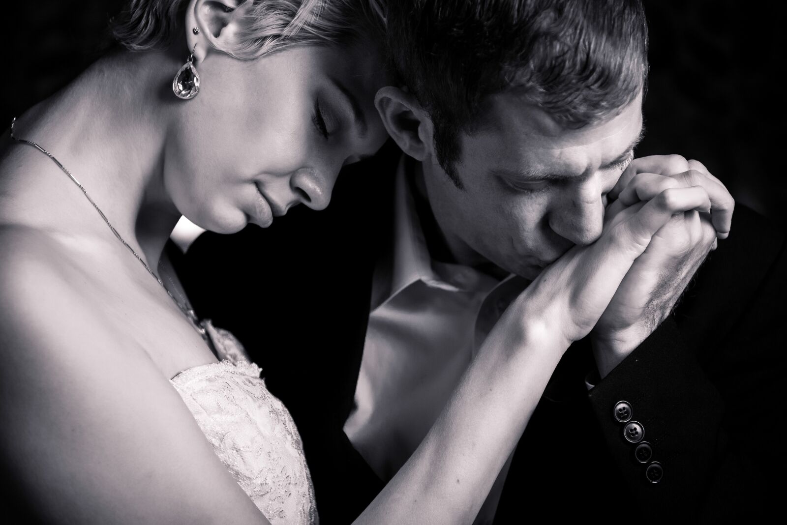 Nikon D600 sample photo. Love, romance, fingers photography