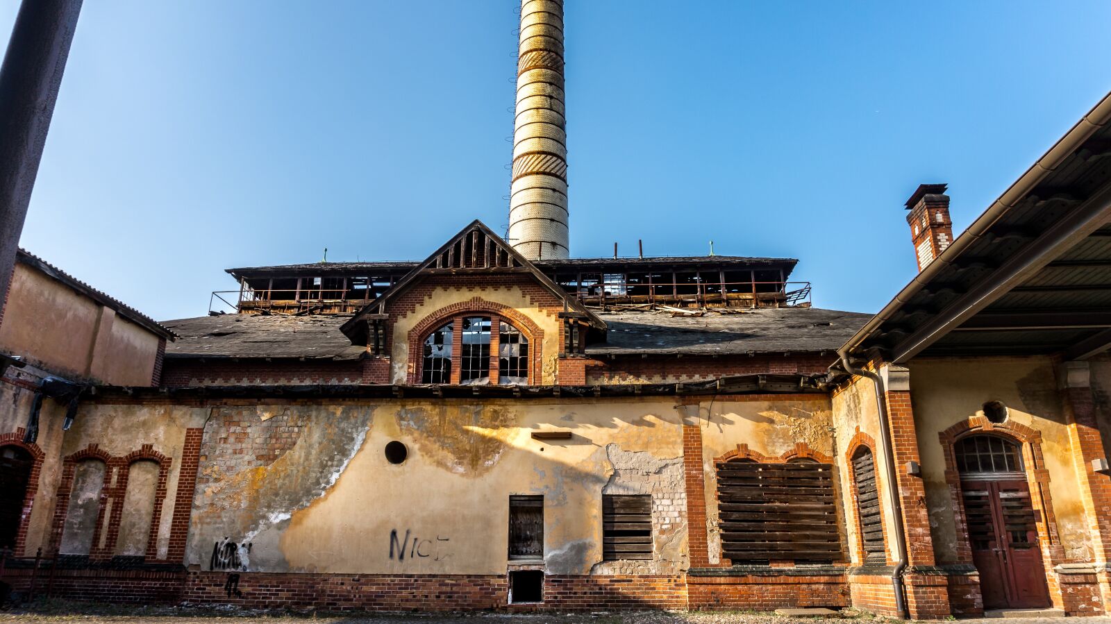 Sony Alpha a5000 (ILCE 5000) sample photo. Architecture, building, old photography