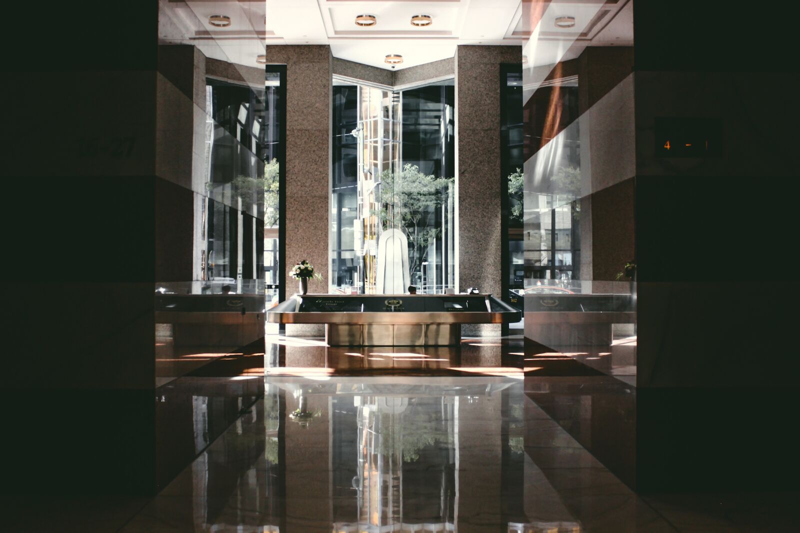 Canon EF-S 18-55mm F3.5-5.6 IS sample photo. Interior, hotel, modern photography