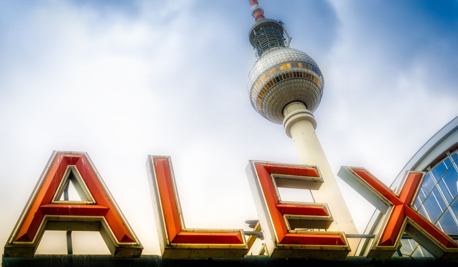 Sony a6000 + Sony E 35mm F1.8 OSS sample photo. Berlin, alex, alexanderplatz photography