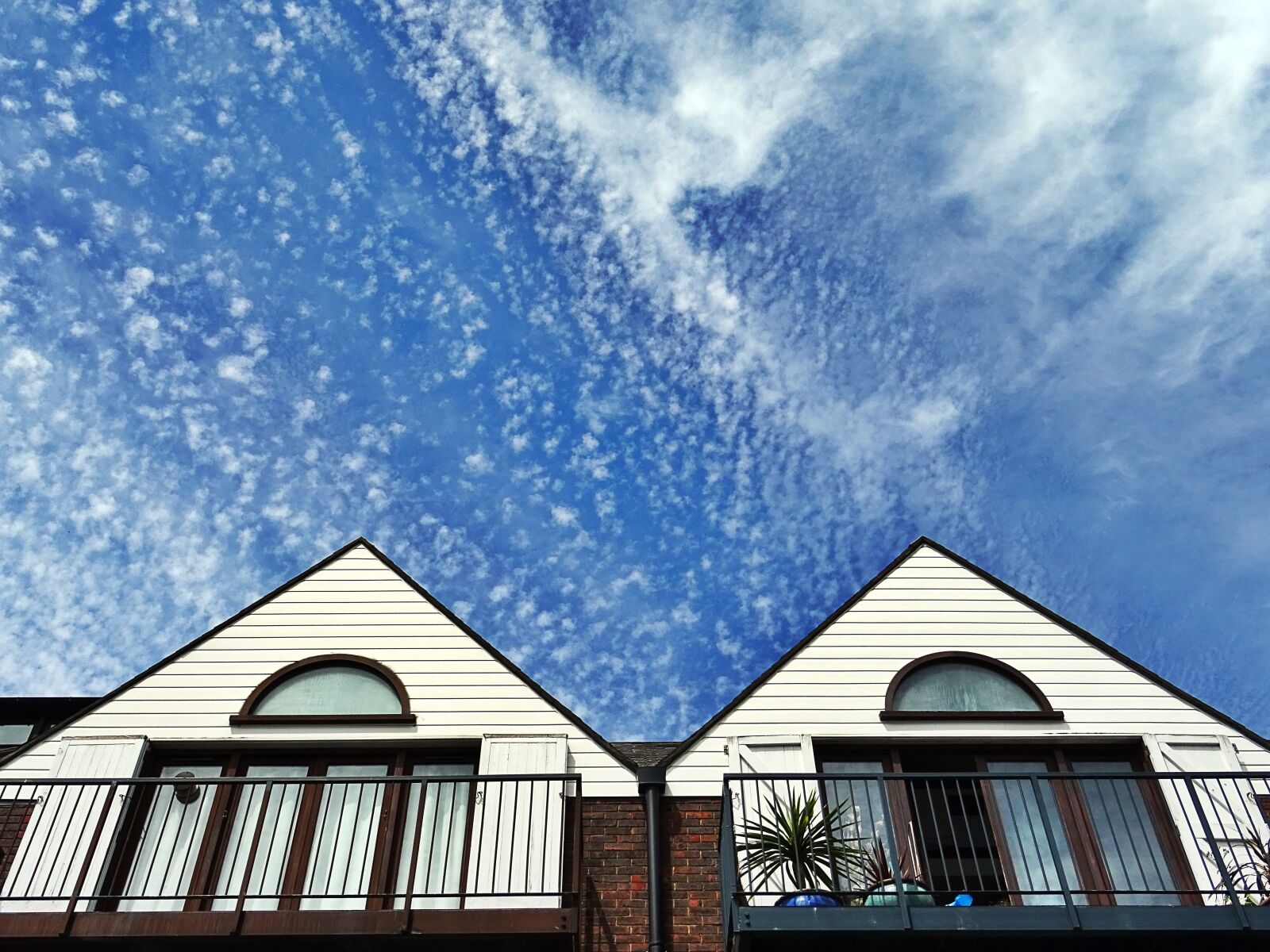 Sony DSC-HX60 sample photo. Architecture, building, daylight, home photography