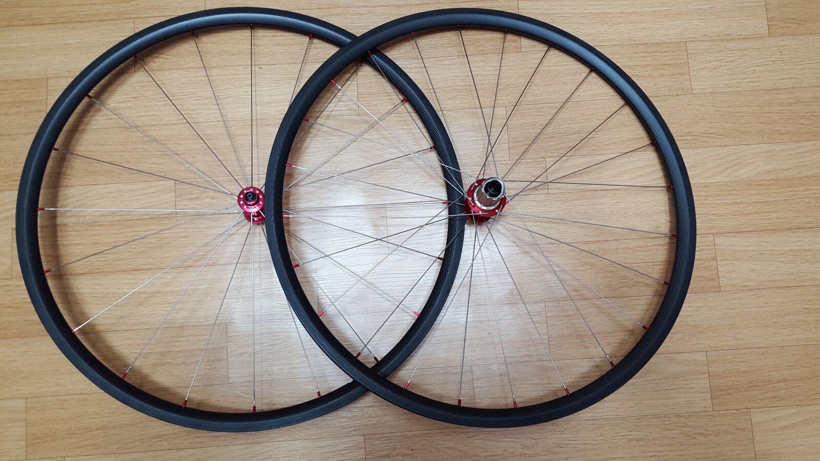 Samsung Galaxy S6 sample photo. Carbon, bike, wheels photography