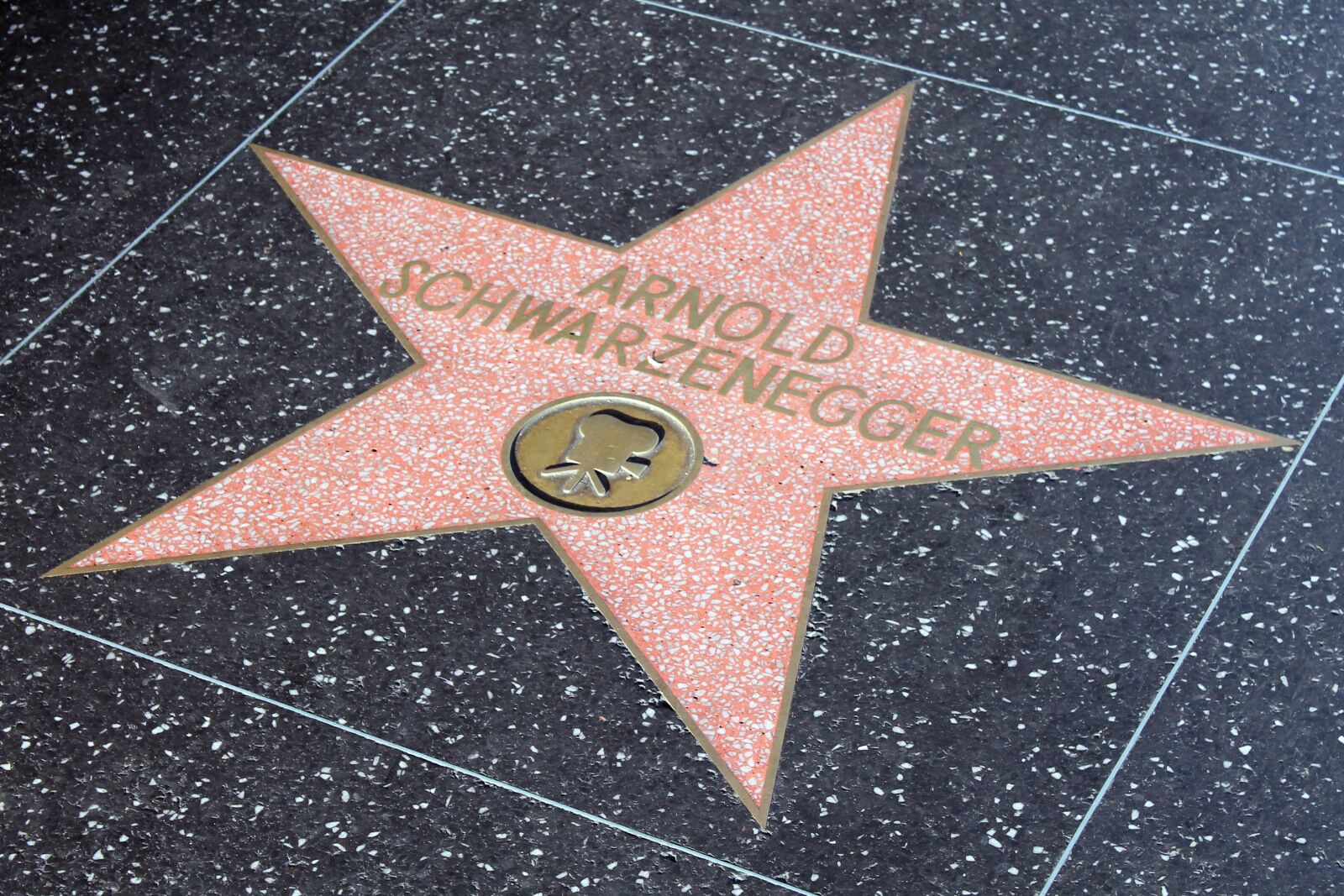 Canon EOS 1100D (EOS Rebel T3 / EOS Kiss X50) sample photo. Hollywood, los angeles, walk photography
