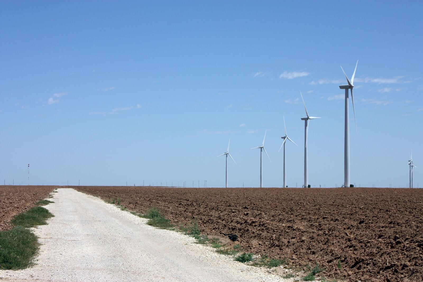 Canon EOS 450D (EOS Rebel XSi / EOS Kiss X2) sample photo. Wind turbine, wind power photography