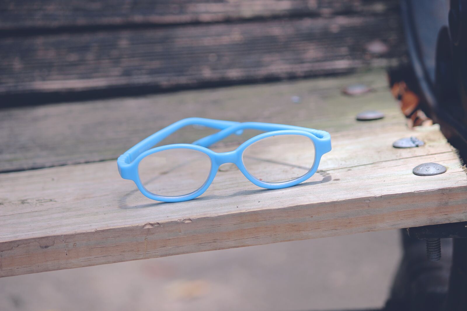Canon EOS 600D (Rebel EOS T3i / EOS Kiss X5) sample photo. Glasses, eye glasses, eyeglasses photography