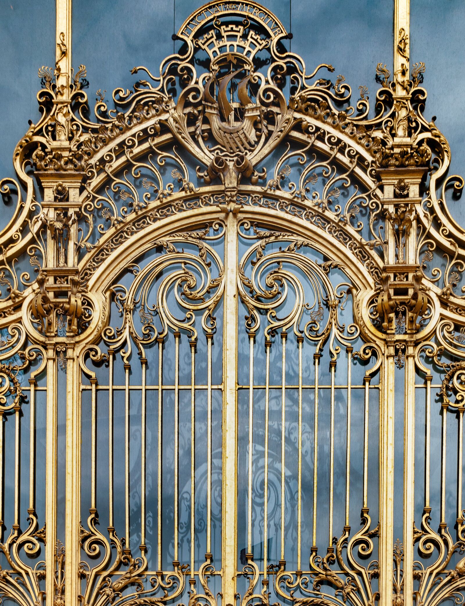 Nikon D5000 sample photo. Door, palace, architecture photography