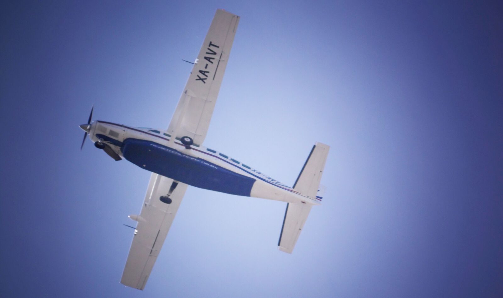 Samsung WB100/  WB101 sample photo. Avion, avioneta photography