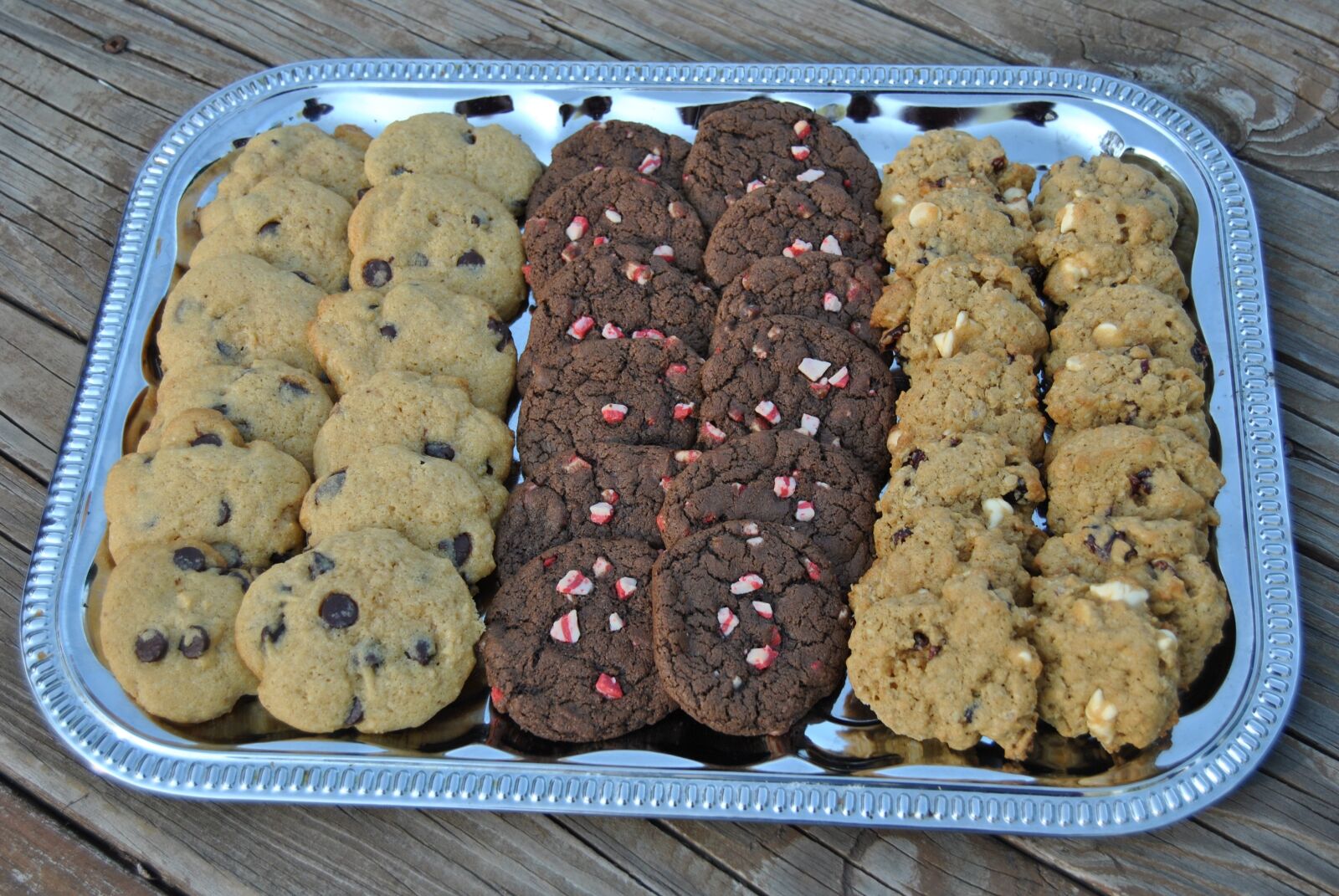 Nikon D3000 sample photo. Cookies, platter, chocolate chip photography