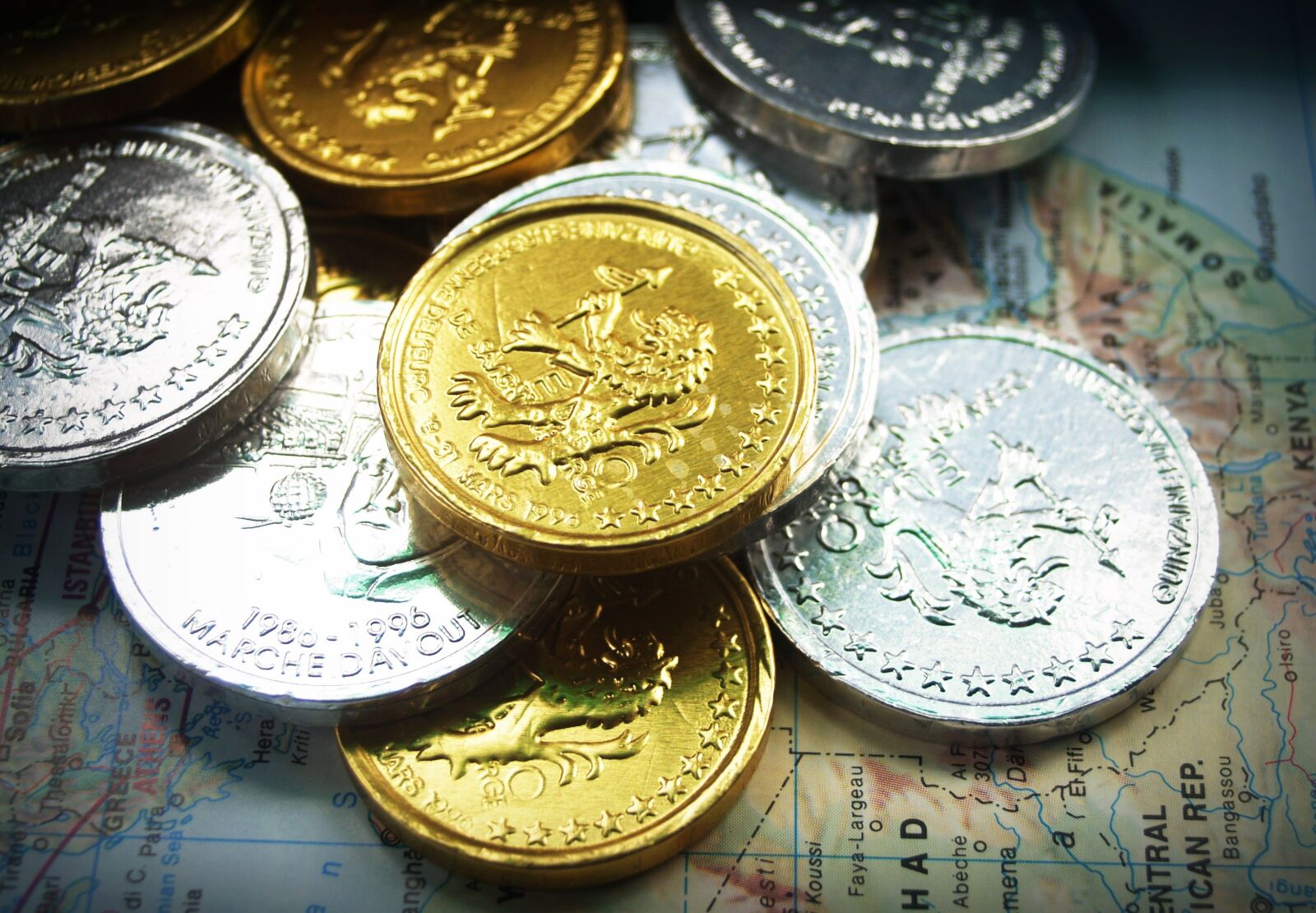 Olympus E-300 (EVOLT E-300) sample photo. Coin, gold, cash photography