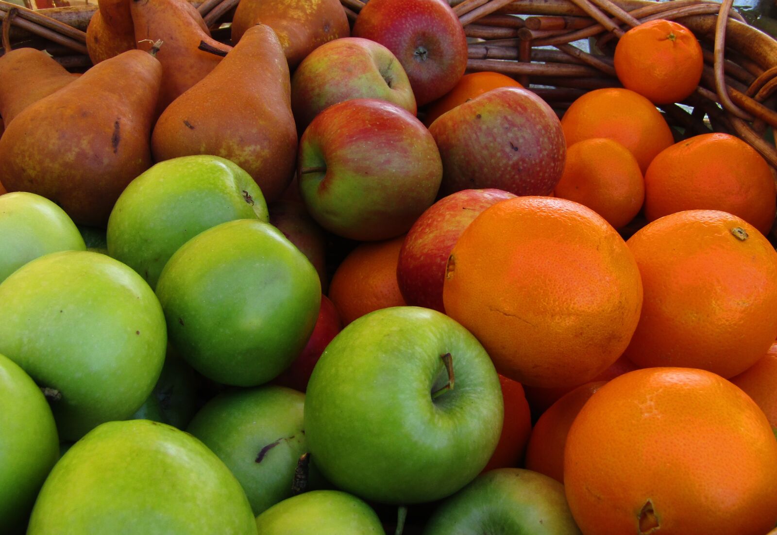 Canon POWERSHOT SX430 IS sample photo. Fruit, food, market photography