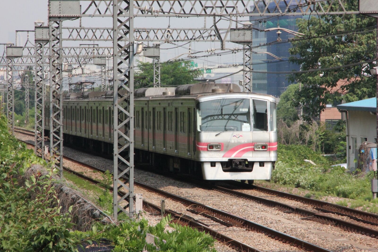 Canon EOS 600D (Rebel EOS T3i / EOS Kiss X5) sample photo. Train, subway, republic of photography