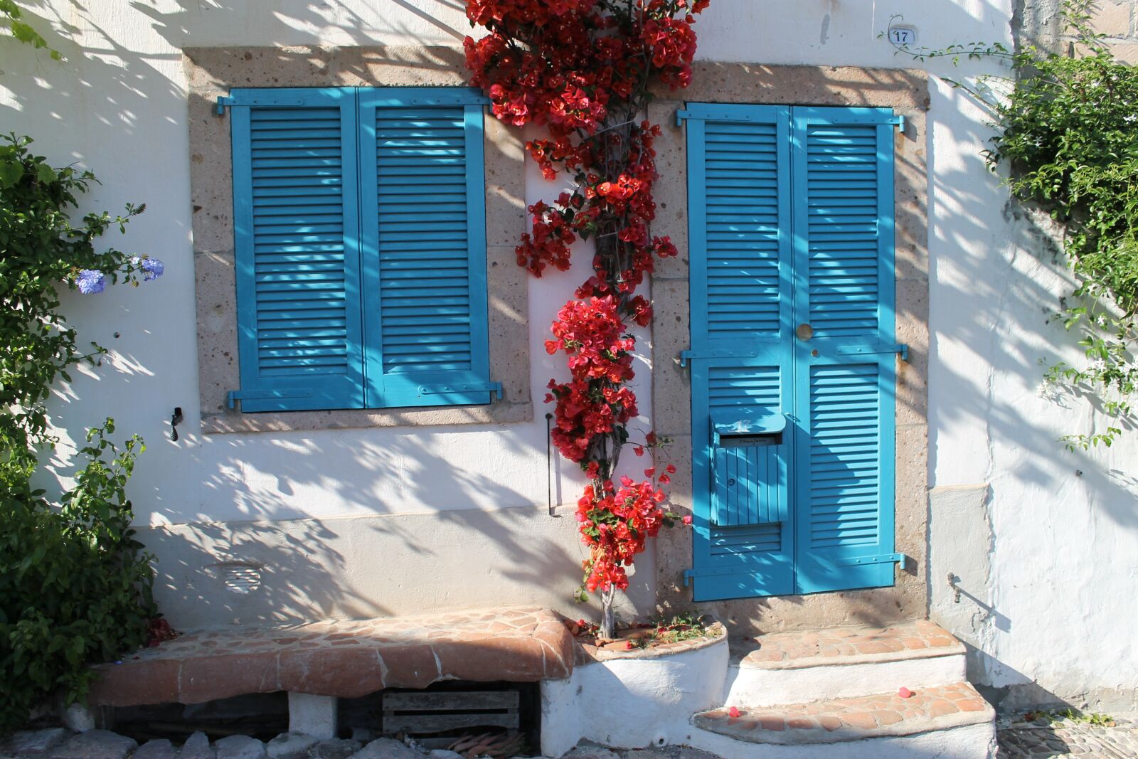 Canon EOS 1100D (EOS Rebel T3 / EOS Kiss X50) sample photo. Door, italy, old photography