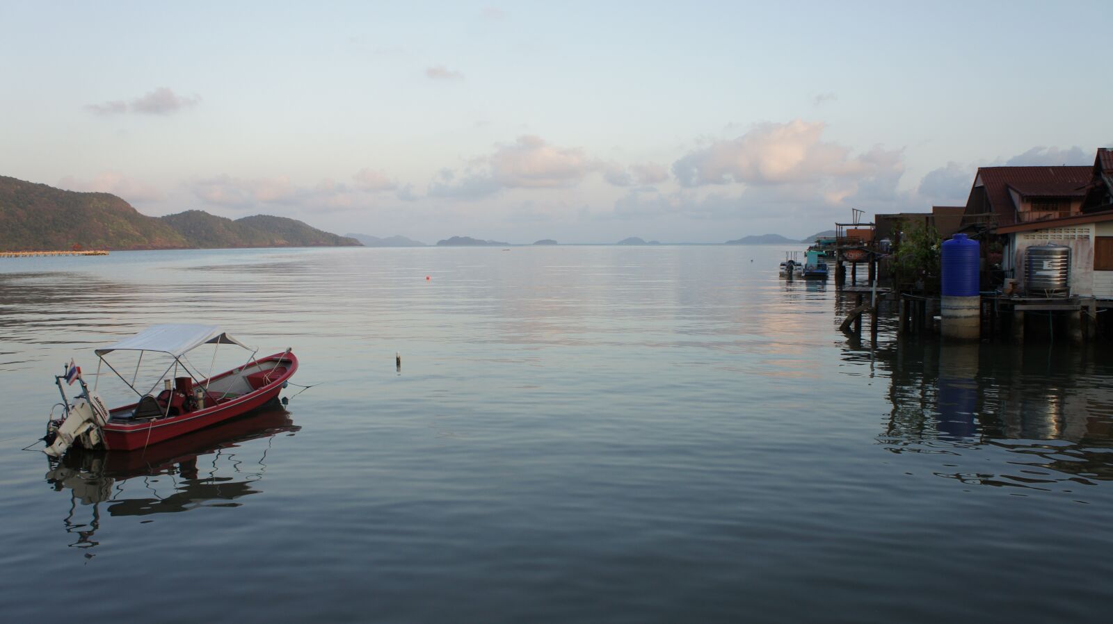 Sony Alpha NEX-5 + Sony E 18-55mm F3.5-5.6 OSS sample photo. Dawn, water, dusk photography