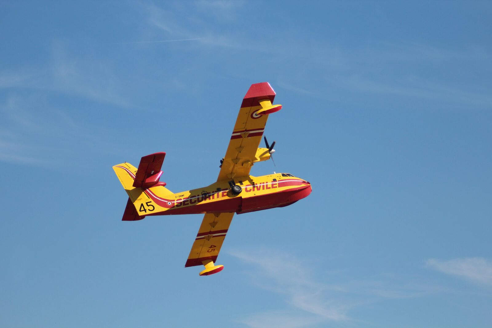 EF100-300mm f/5.6 sample photo. Aircraft, canadair, civil security photography