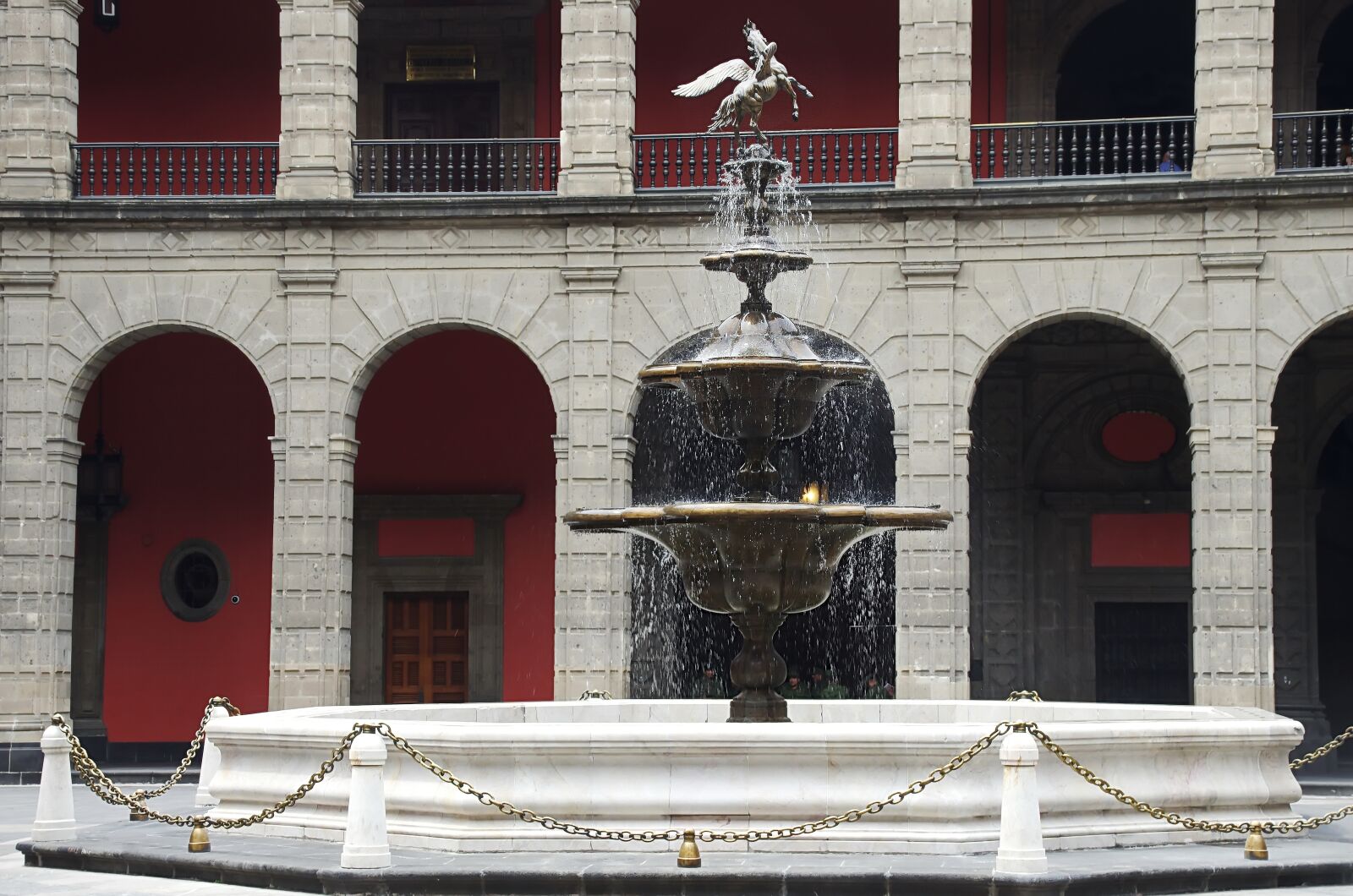 Pentax K-5 sample photo. Mexico, presidential palace, court photography