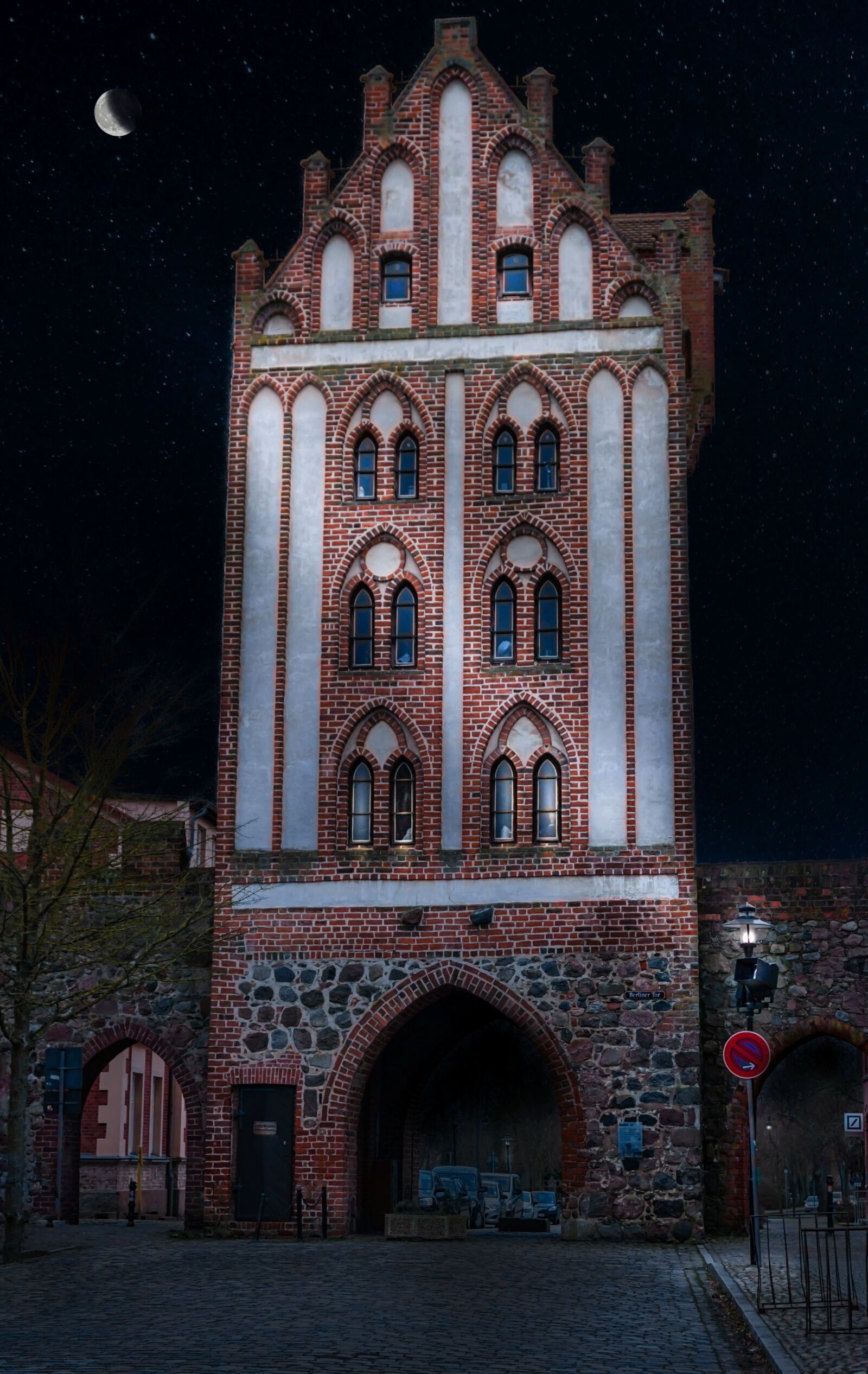 Sony a6000 sample photo. City view, berliner tor photography