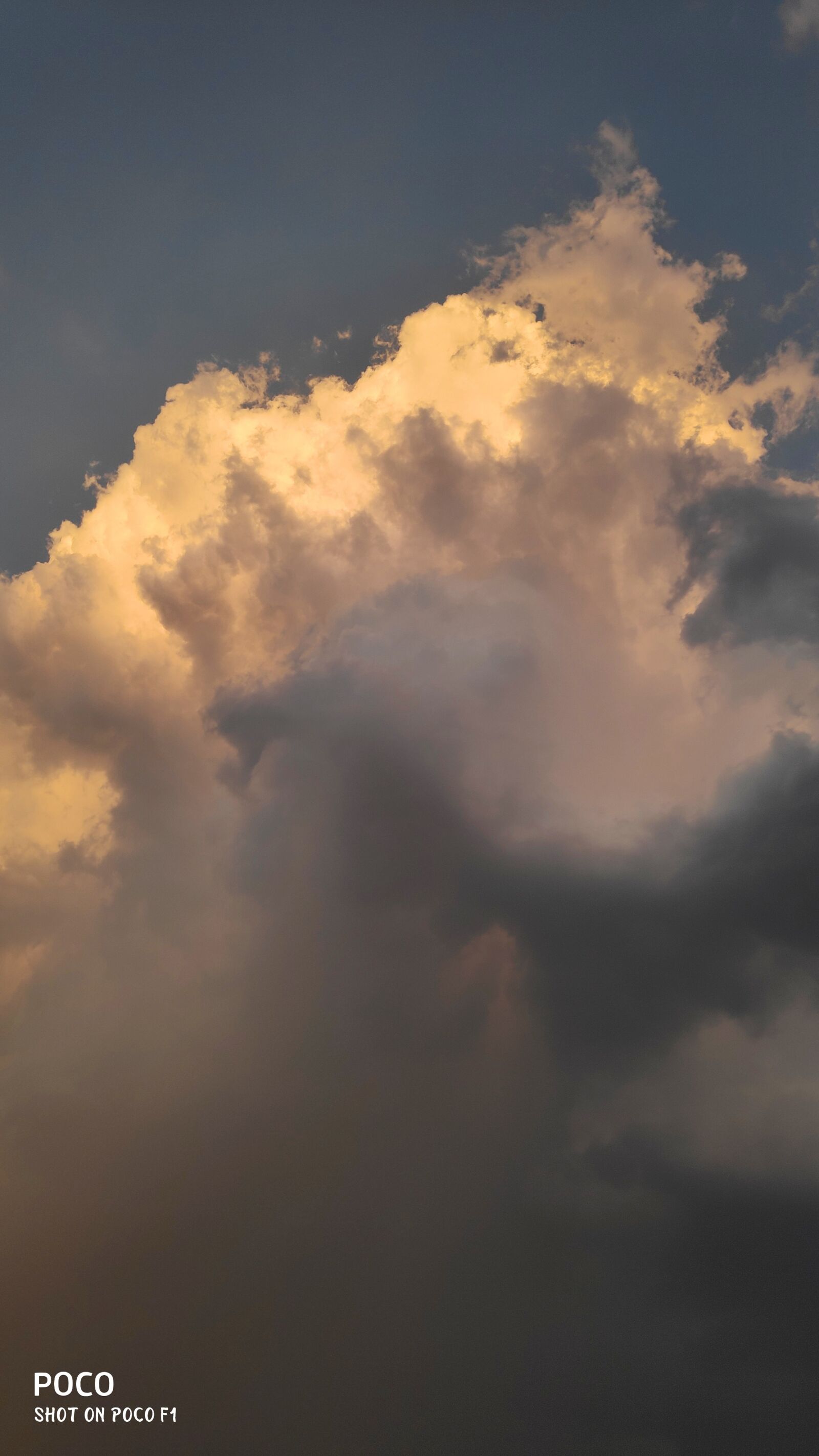 Xiaomi POCO F1 sample photo. Cloud, sky, sum photography