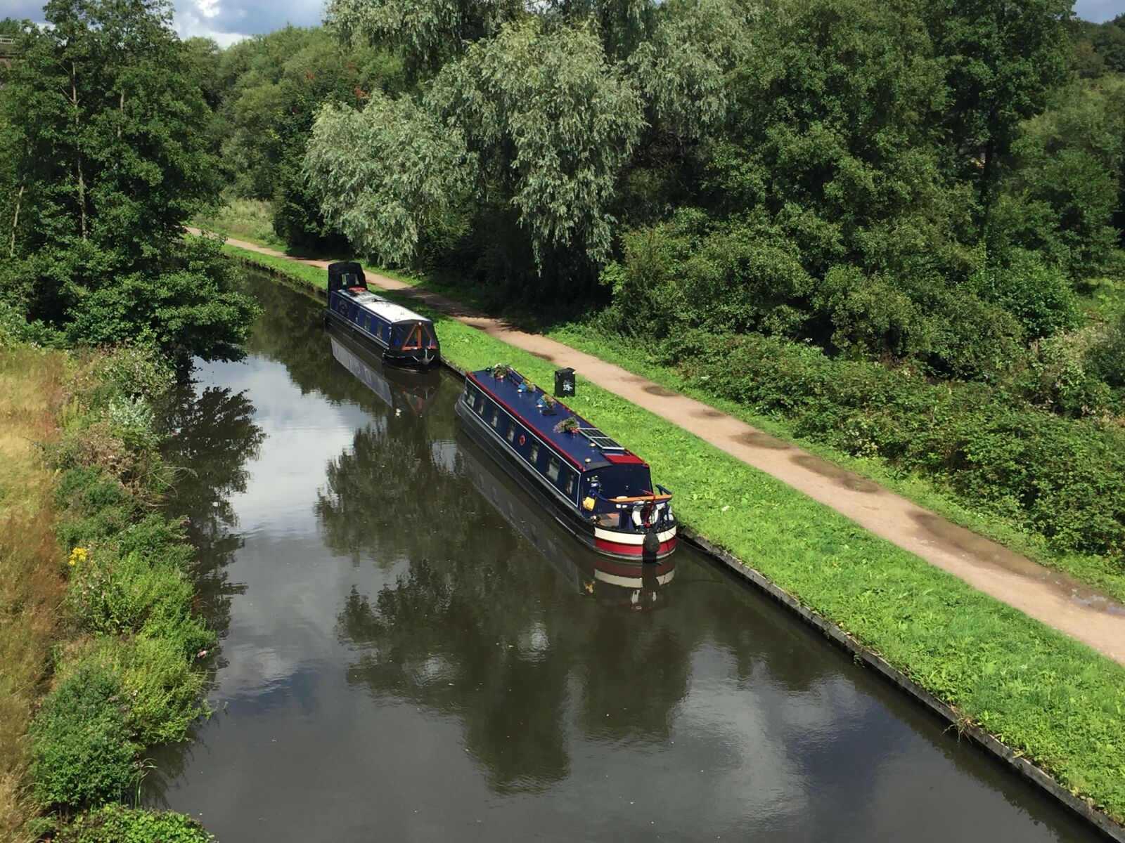 iPhone 6 back camera 4.15mm f/2.2 sample photo. Narrow boat, waterways, canal photography
