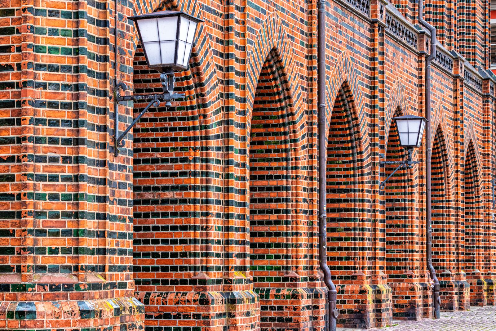 Canon EOS 80D sample photo. Stralsund, facade, brick photography