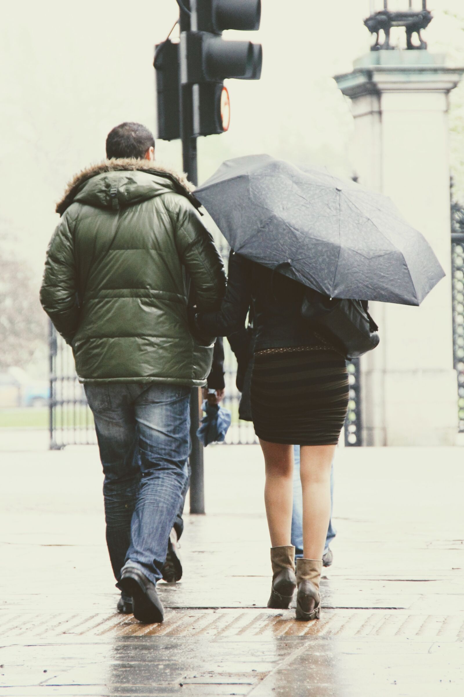 Canon EOS 60D sample photo. Rain, umbrella, pair photography