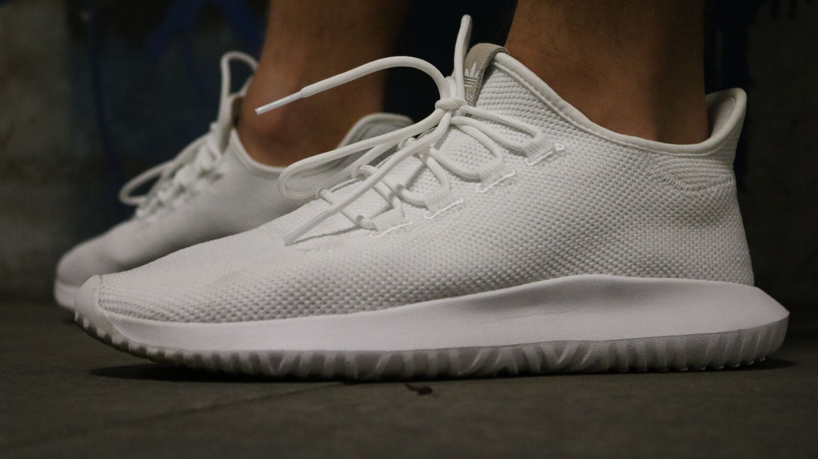 Canon EOS 750D (EOS Rebel T6i / EOS Kiss X8i) sample photo. Shoes, nike, legs photography