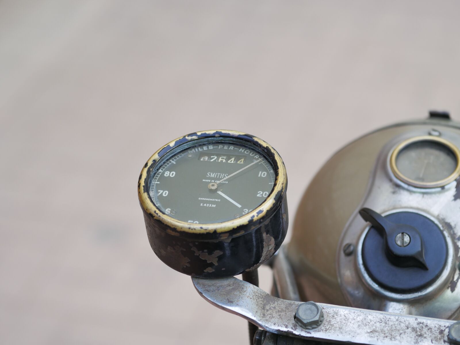 Panasonic DMC-G70 sample photo. Motorcycle, oldtimer, speedometer photography