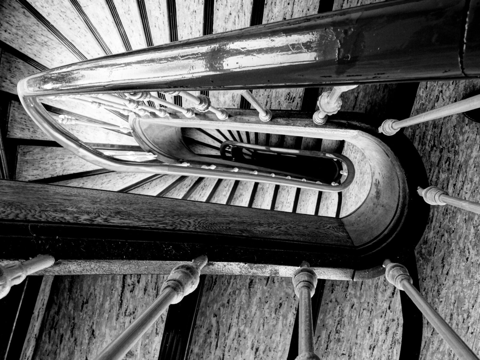 Sony Cyber-shot DSC-HX50V sample photo. Stairs, spiral staircase, architecture photography