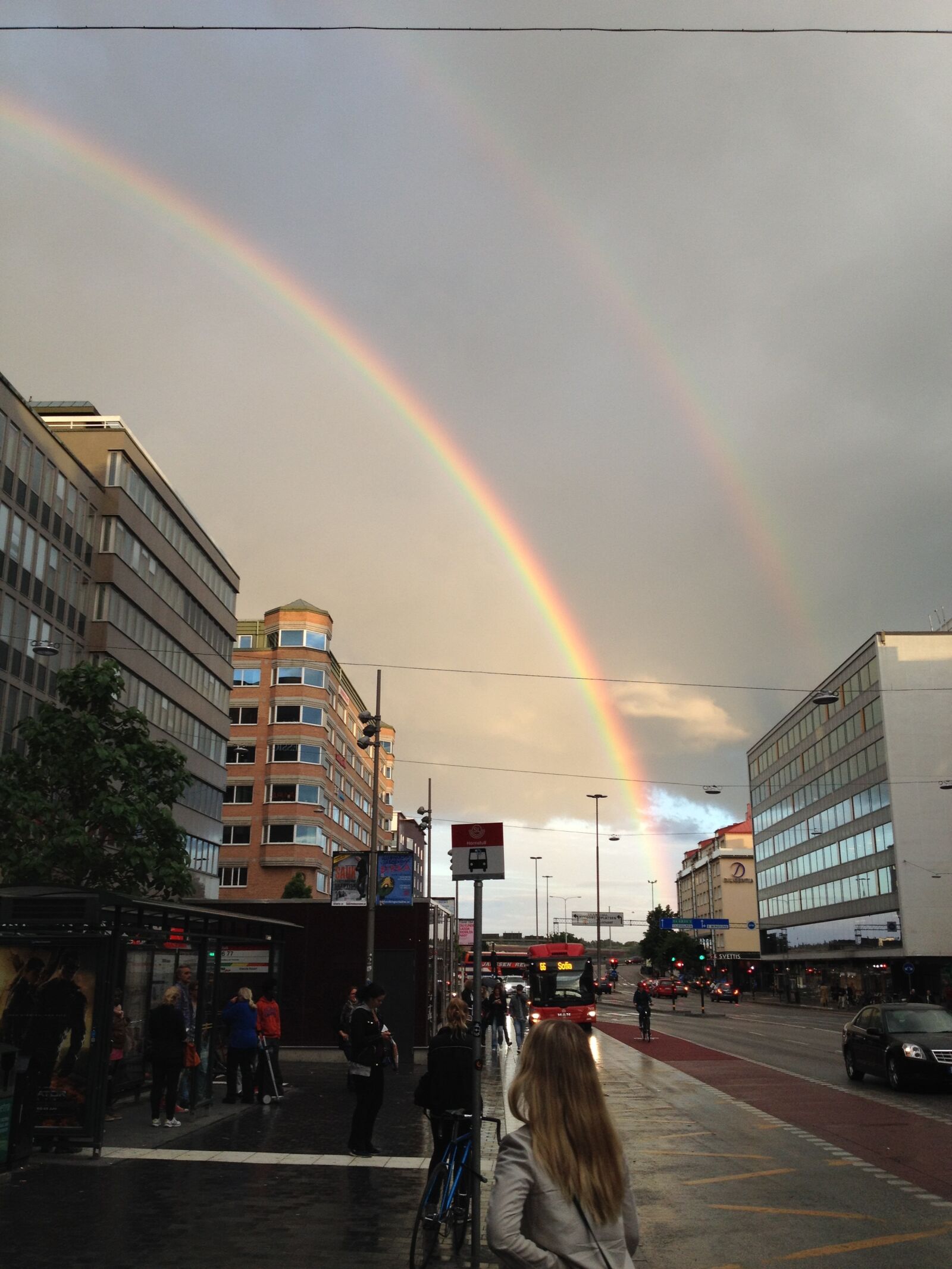 iPhone 4S back camera 4.28mm f/2.4 sample photo. Dubbel, rainbow, hornstull, street photography