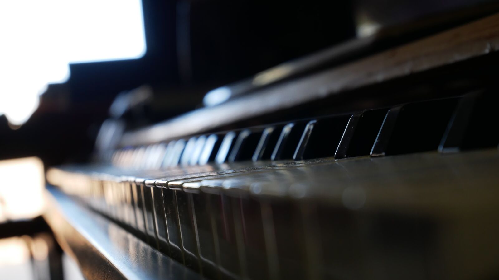 Panasonic Lumix DMC-GX85 (Lumix DMC-GX80 / Lumix DMC-GX7 Mark II) sample photo. Piano, music keyboard, music photography