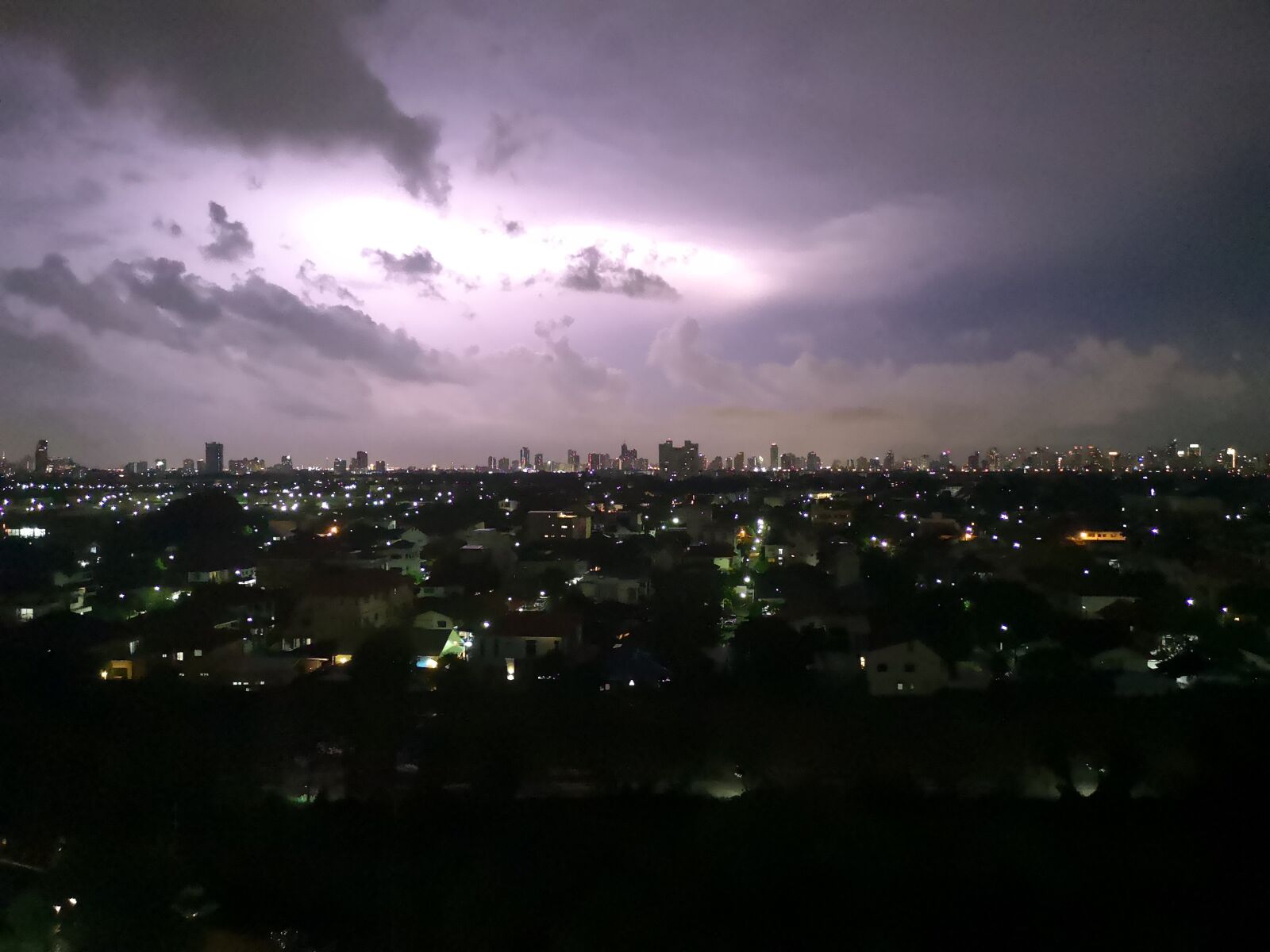 HUAWEI CLT-L29 sample photo. Lightning, sky, city photography