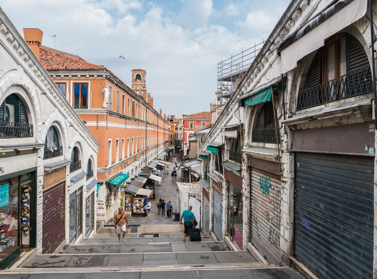Sony a7R II + Sony FE 24-240mm F3.5-6.3 OSS sample photo. Venice, italy, architecture photography