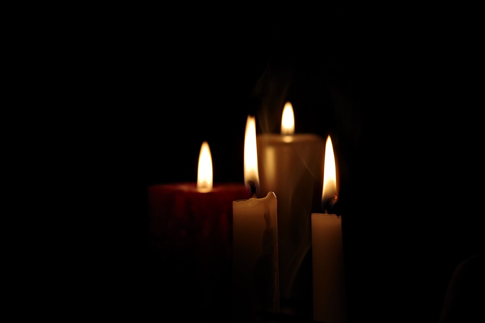 Pentax K-S2 sample photo. Candles, flames, fire photography