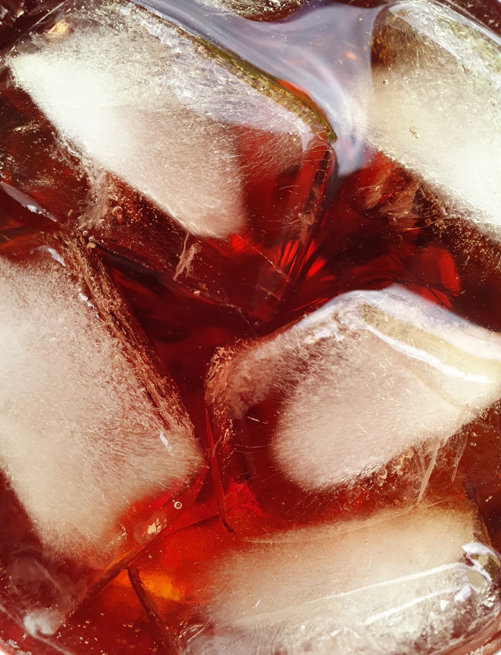 Samsung Galaxy S10 sample photo. Cocktail, vermouth, tonic photography
