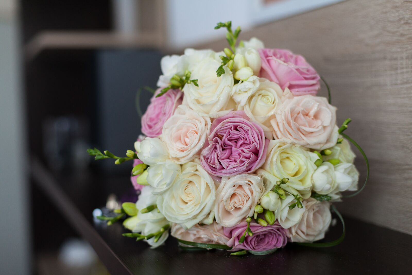 Canon EF 50mm F1.4 USM sample photo. Wedding, bouquet, marriage photography